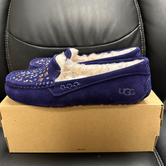 NIB! UGG Ansley Stud II Women's Slippers Size 5 Purple Suede Sheepskin Slip On - Picture 8 of 12